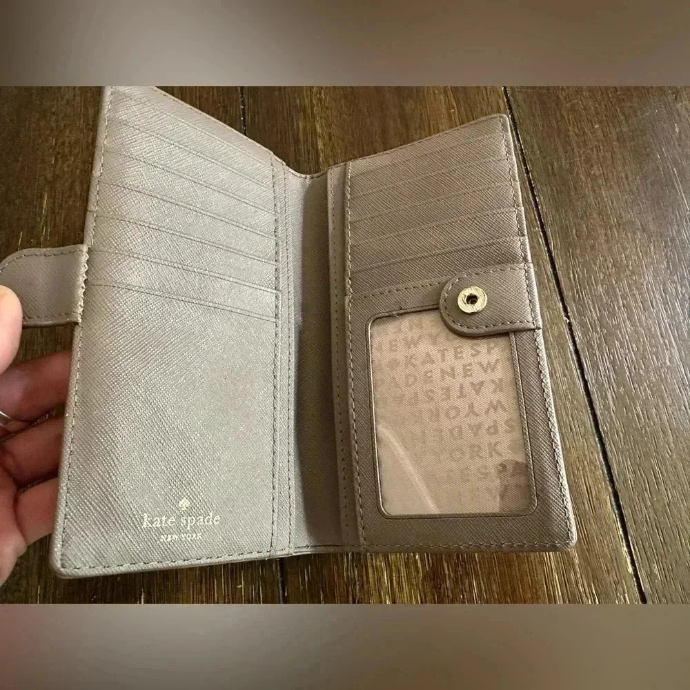 Kate Spade Newbury wallet